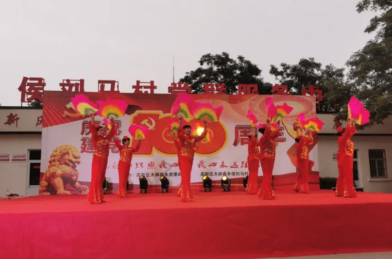 美国前总统特朗普抵达法院 将就其所涉诽谤诉讼案出庭作证